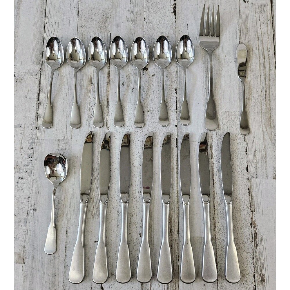 S.S.S. By Oneida Stainless Knives Spoon Flatware 18 Piece